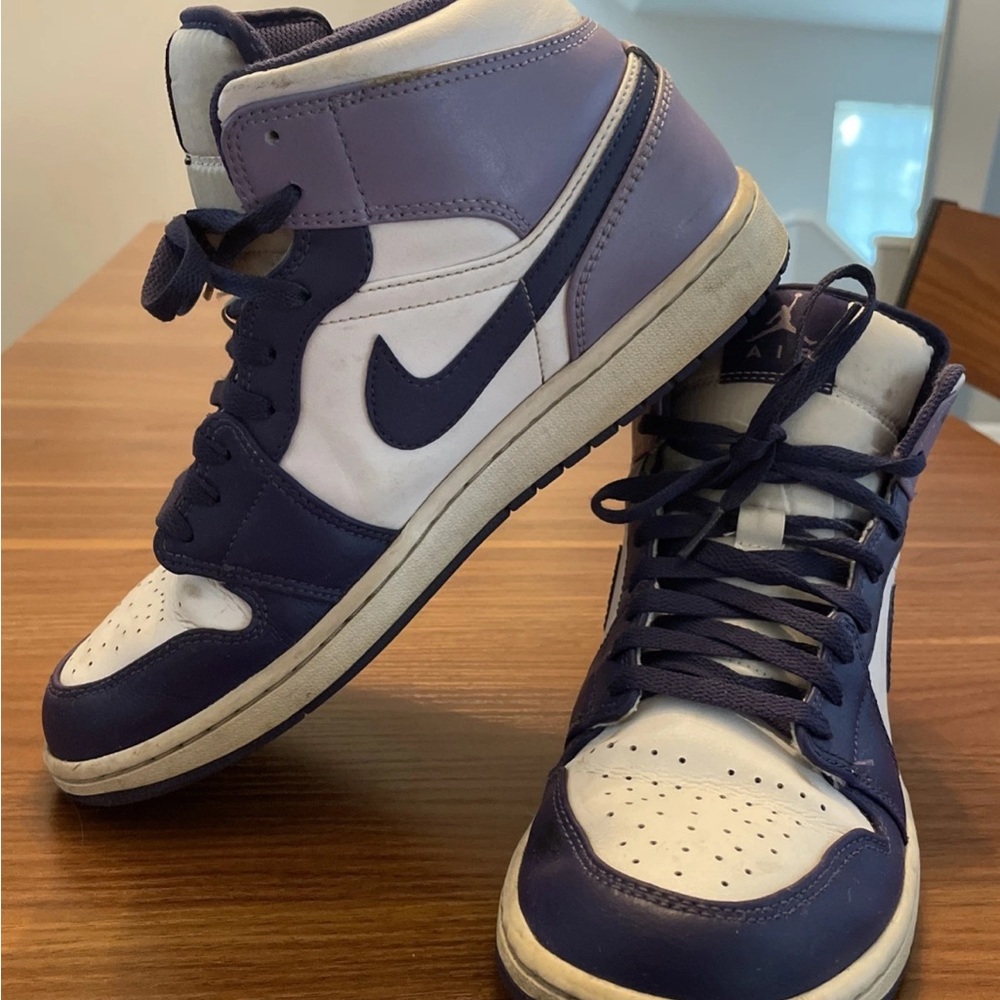 Nike Air Jordan 1 Mid 'Sky J Purple' Men's Basketball Sneakers Size 9.5